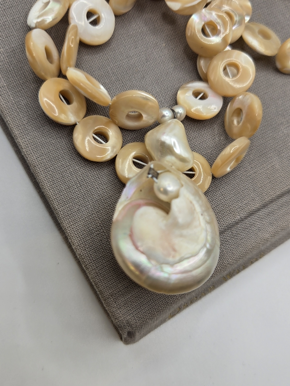 Turbo Shell Mother Of Pearl Donut Necklace Beach Boho Mermaid Tropical Resort - Picture 3 of 7